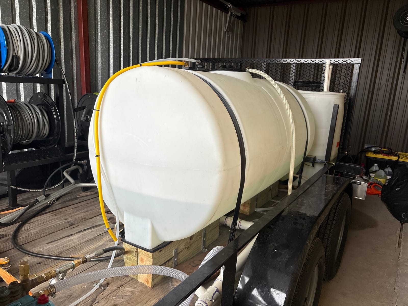 Mobile water tank